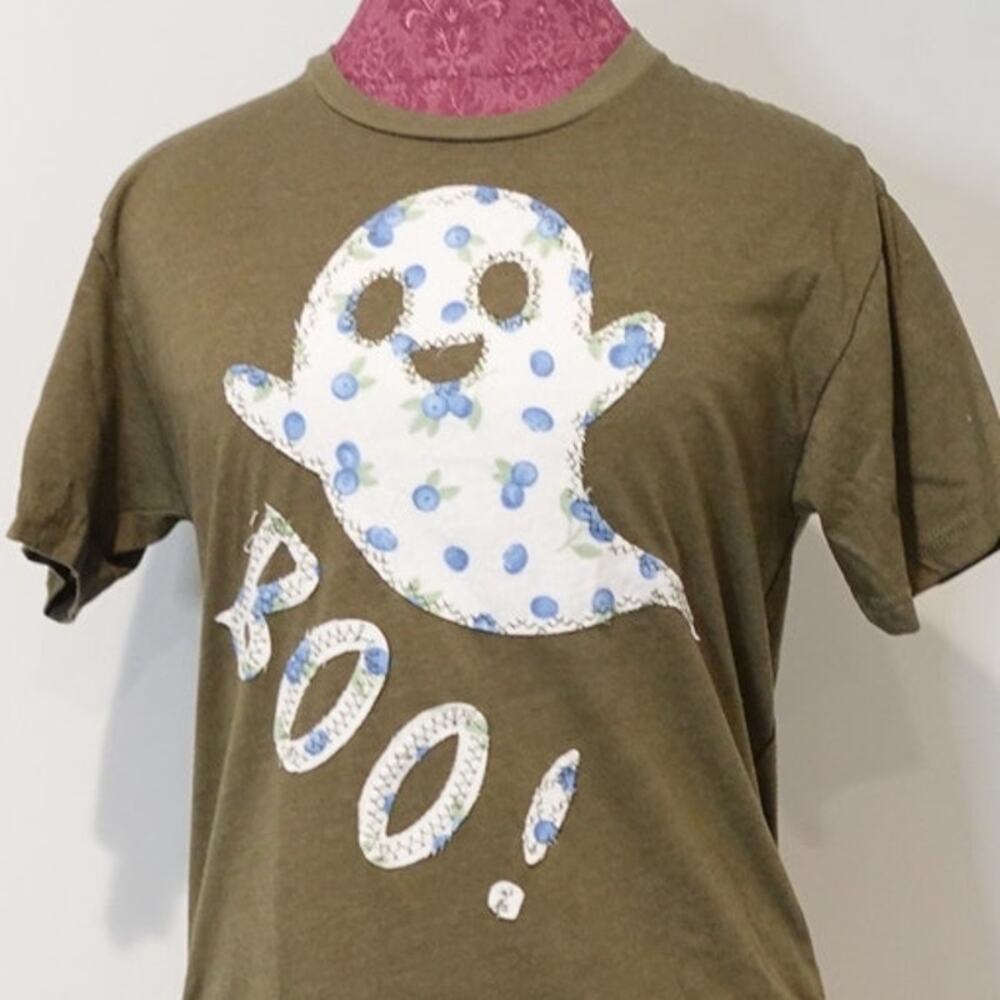 BOO BERRY Flannel Ghost Appliqued on an Olive-green Size S T shirt
